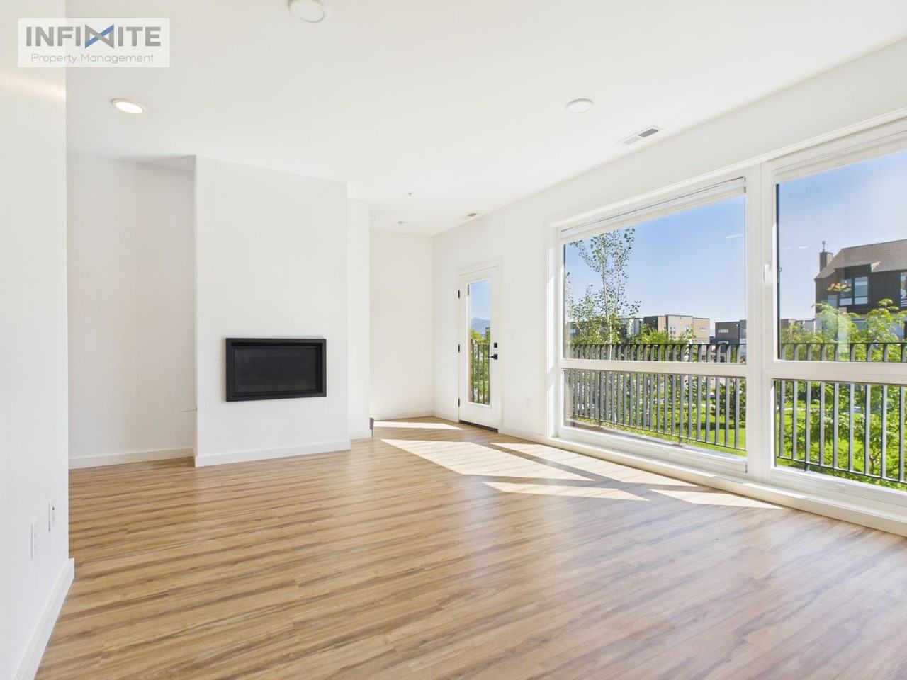 546 Enterprise Blvd #14 - Photo 4 of 30