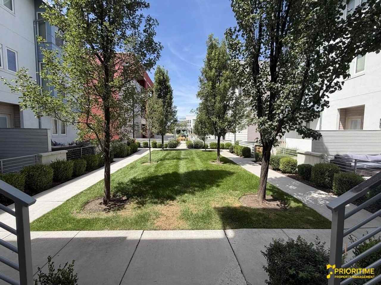 5027 W Daybreak Pkwy - Photo 4 of 24