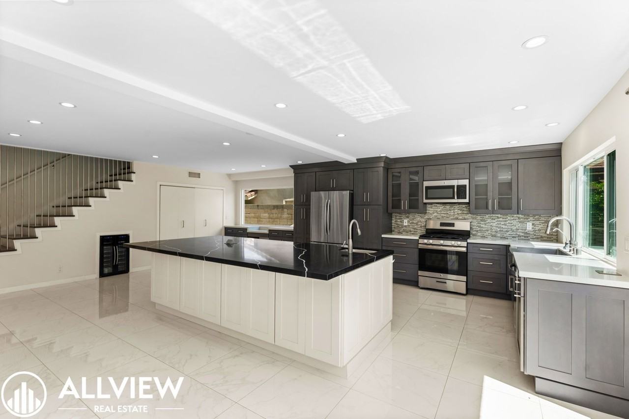 15182 Chalon Cir - Photo 3 of 45