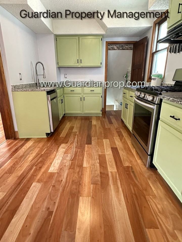 4147 Snelling Ave - Photo 2 of 27