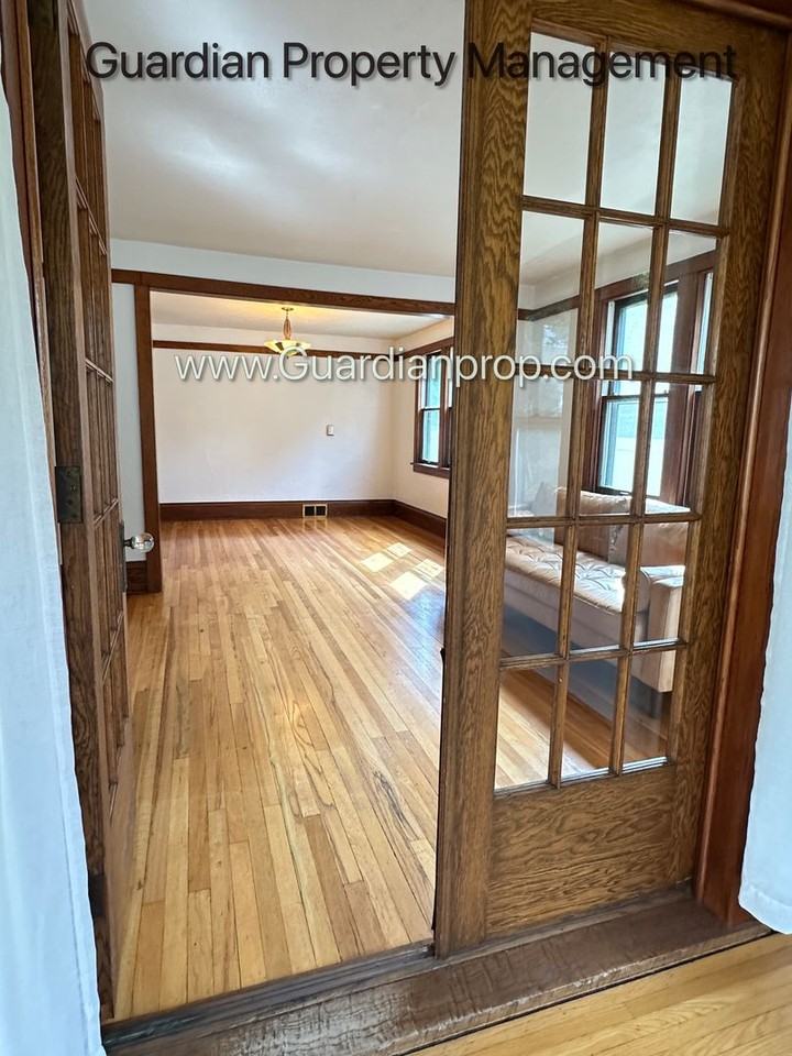 4147 Snelling Ave - Photo 7 of 27