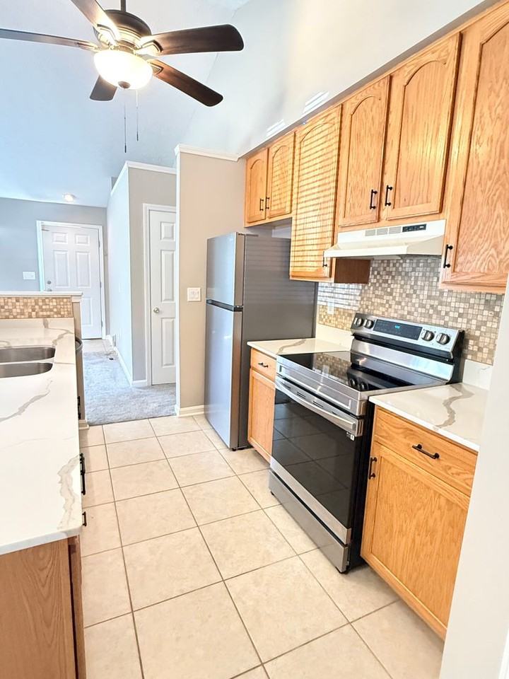 2401 Mona Vista Ct - Photo 6 of 17