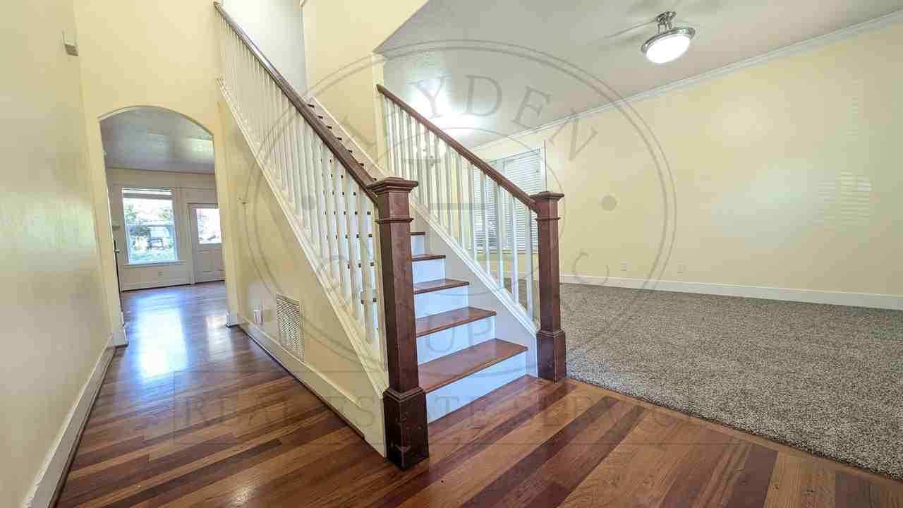 4572 Nw 175th Pl - Photo 4 of 47