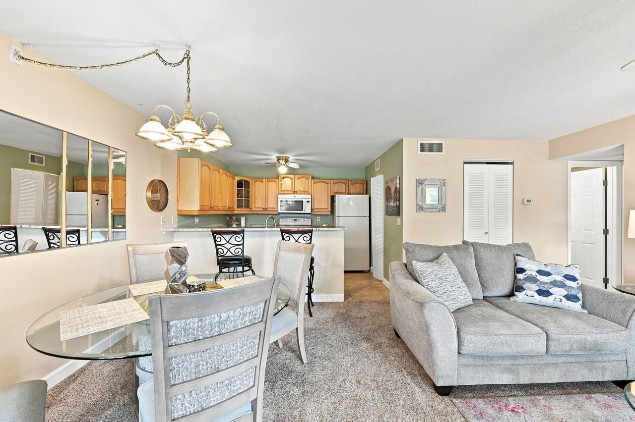 3301 Crystal Ct E #D - Photo 7 of 40