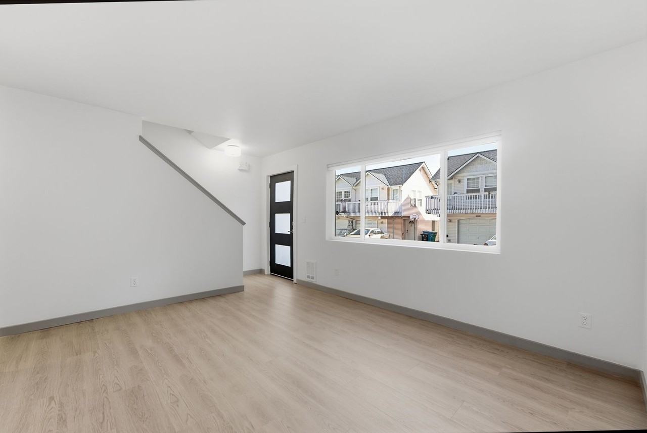 19821 Whitman Pl N - Photo 2 of 18