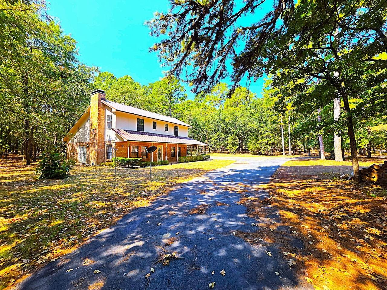 1330 Private Road 7905 - Photo 2 of 50