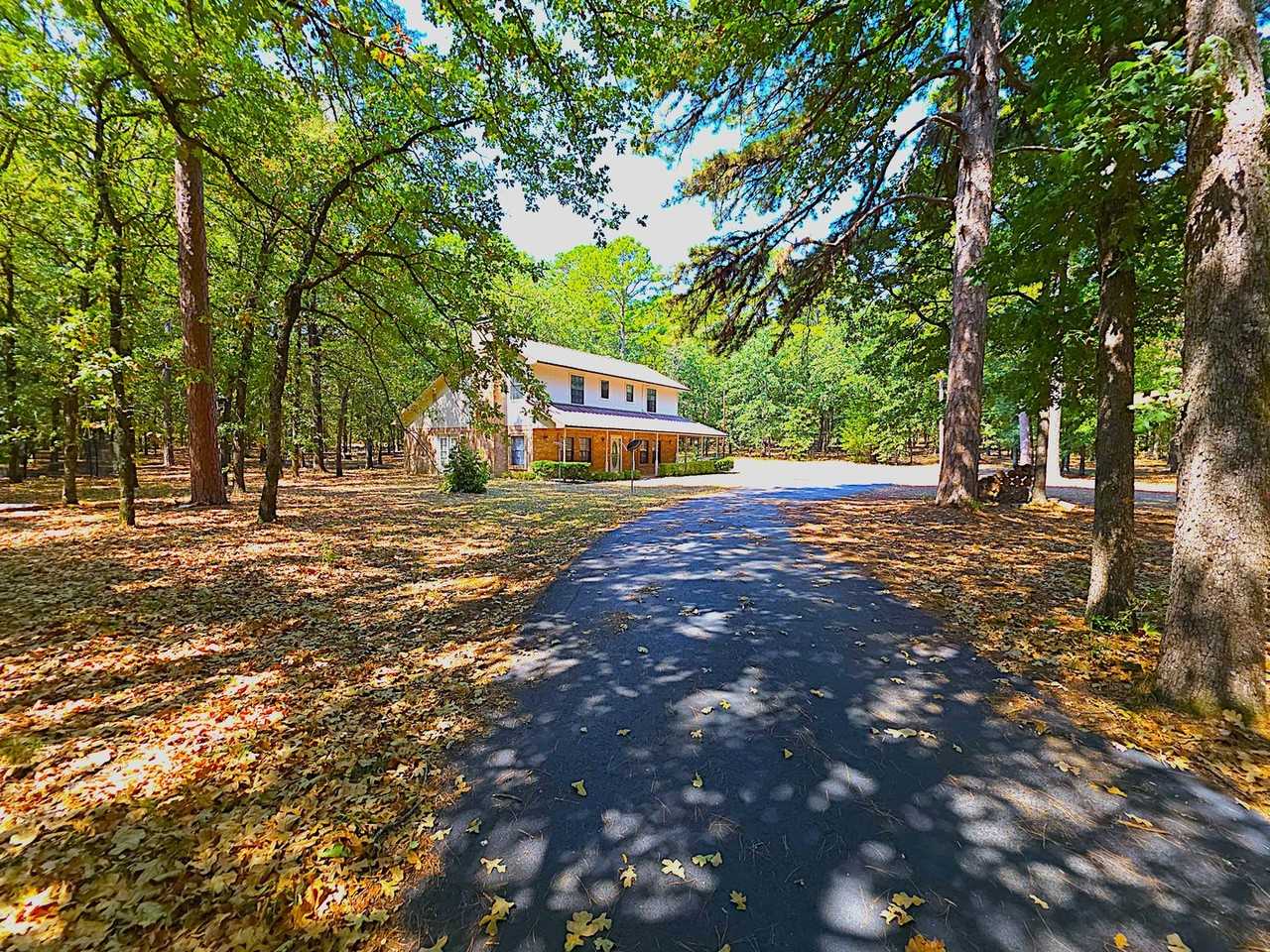 1330 Private Road 7905 - Photo 3 of 50