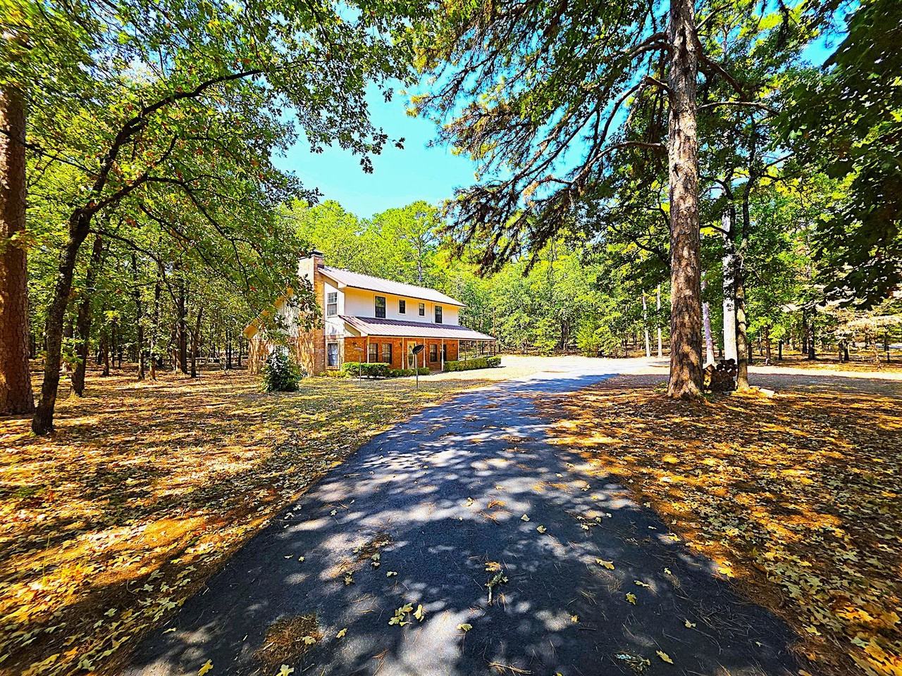 1330 Private Road 7905 - Photo 4 of 50