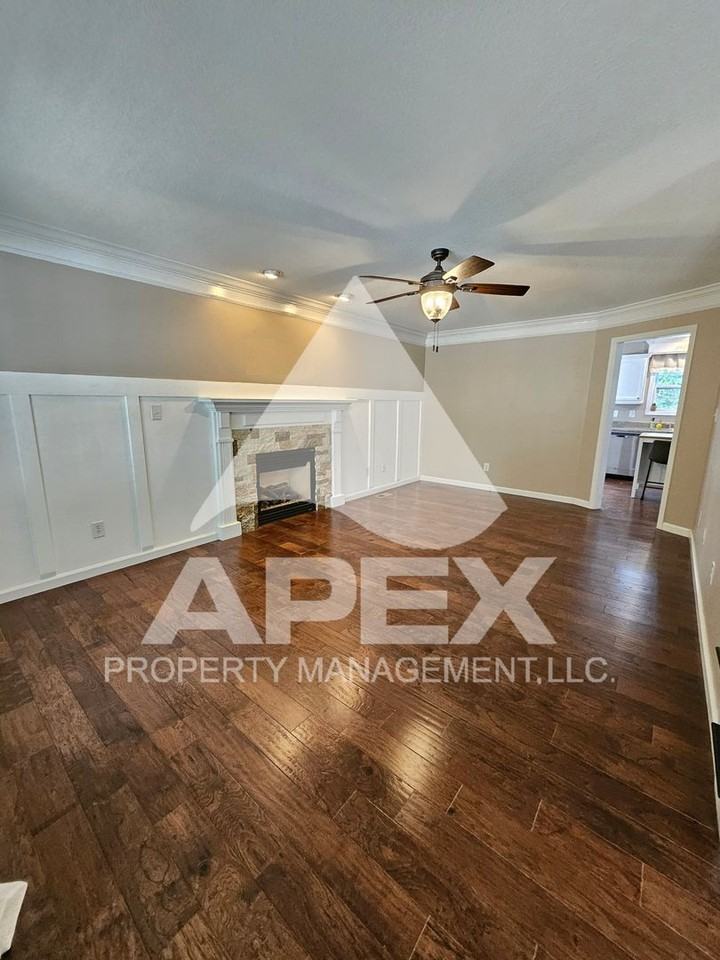5826 Wall Flower Ln - Photo 7 of 37
