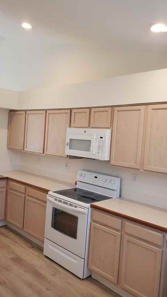 3460 Bexley Dr - Photo 3 of 16