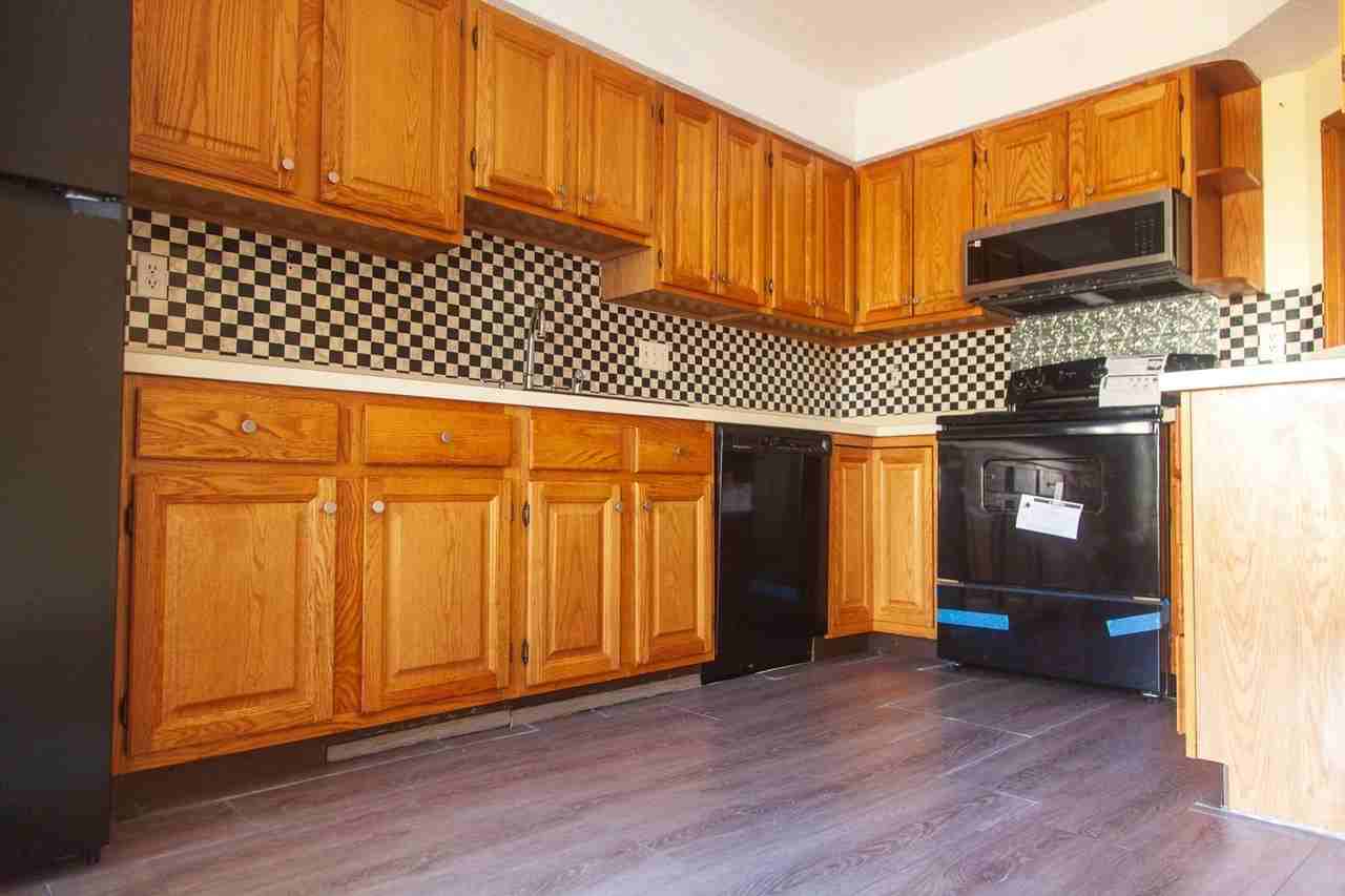 380 Hitchcock Rd - Photo 2 of 23