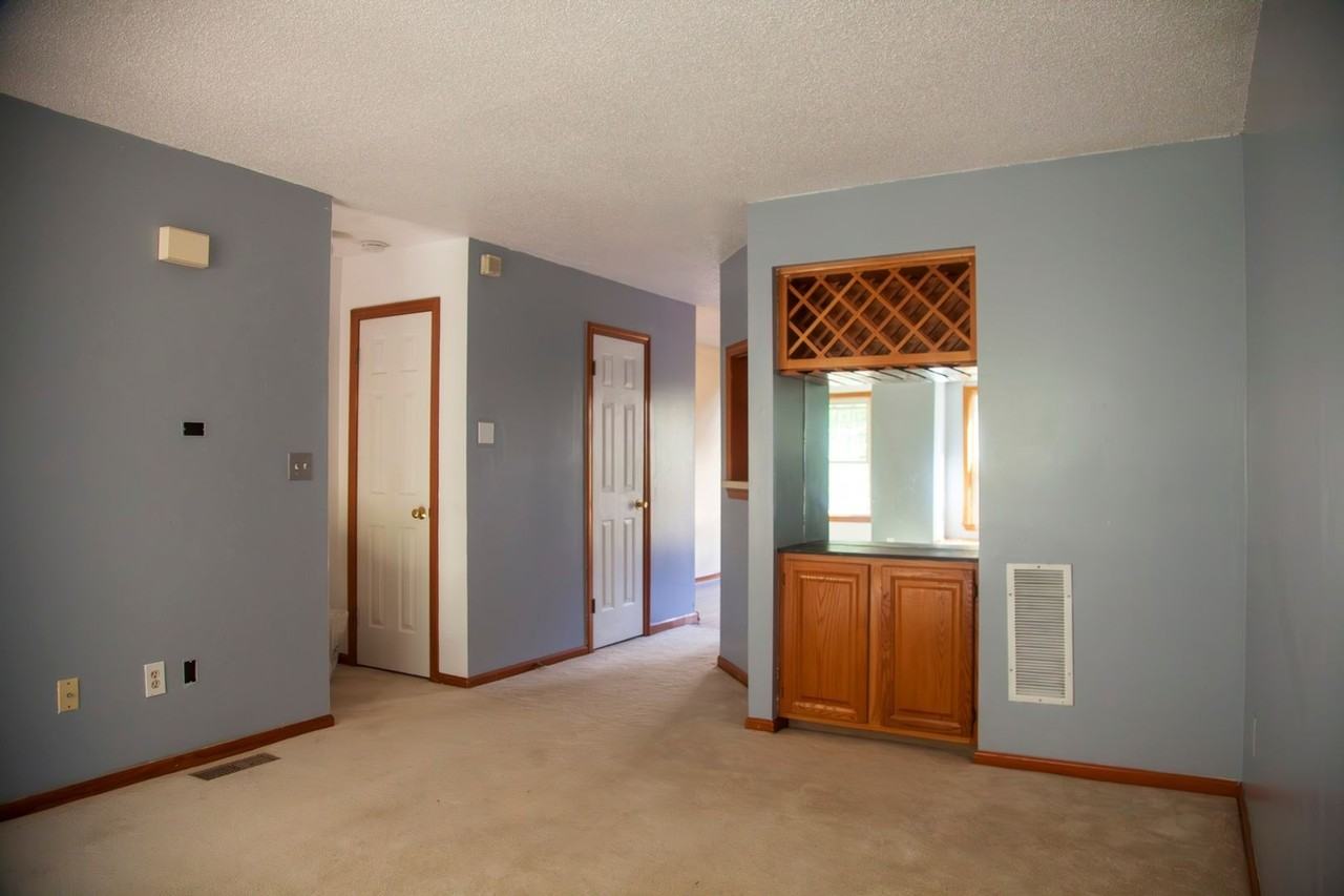 380 Hitchcock Rd - Photo 6 of 23