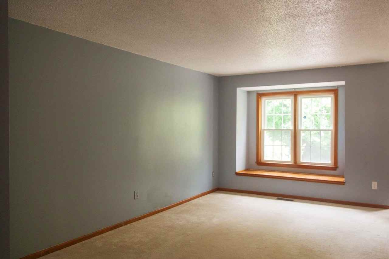 380 Hitchcock Rd - Photo 7 of 23