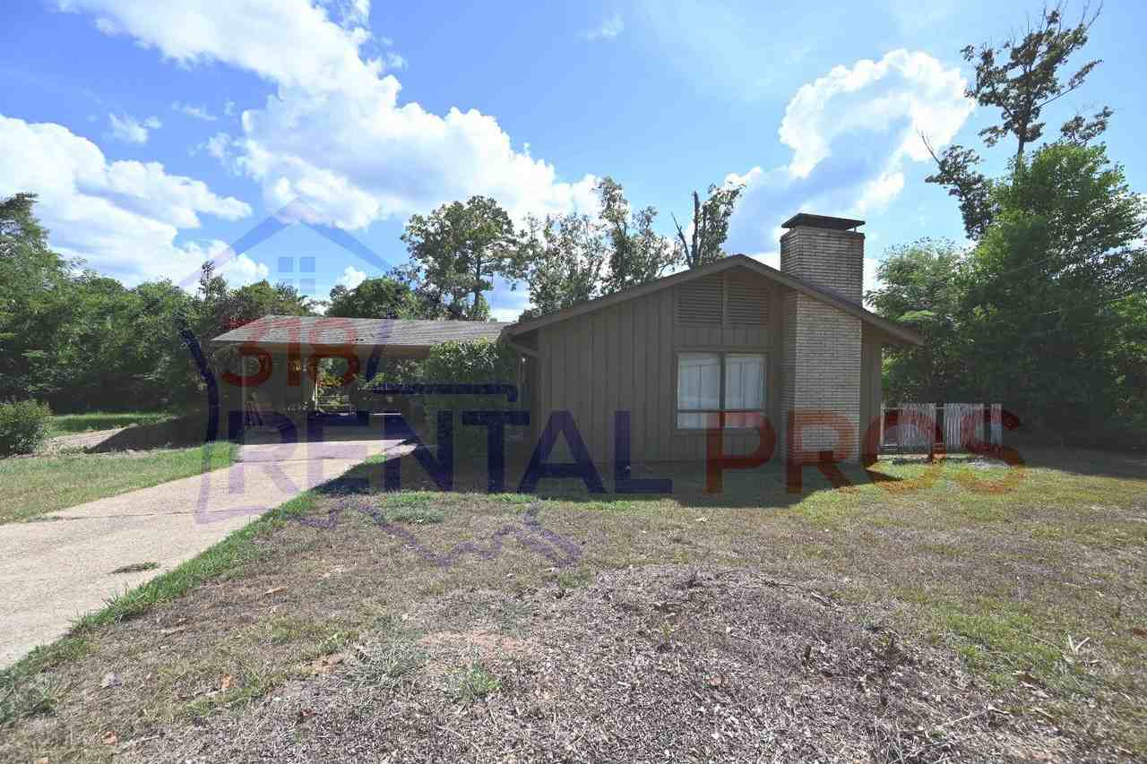 1707 Lind Dr - Photo 3 of 32