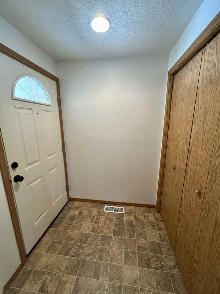 6034 Fircrest St Se - Photo 2 of 22
