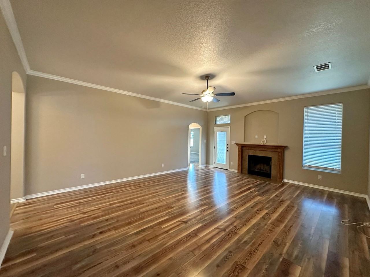 3603 Tatonka Dr - Photo 4 of 38