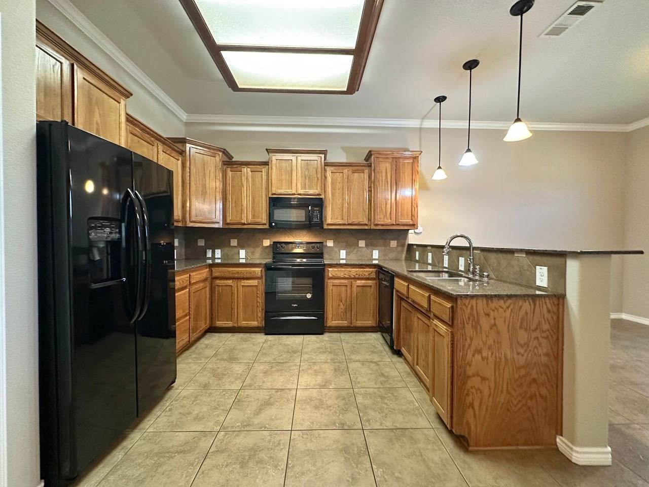3603 Tatonka Dr - Photo 7 of 38
