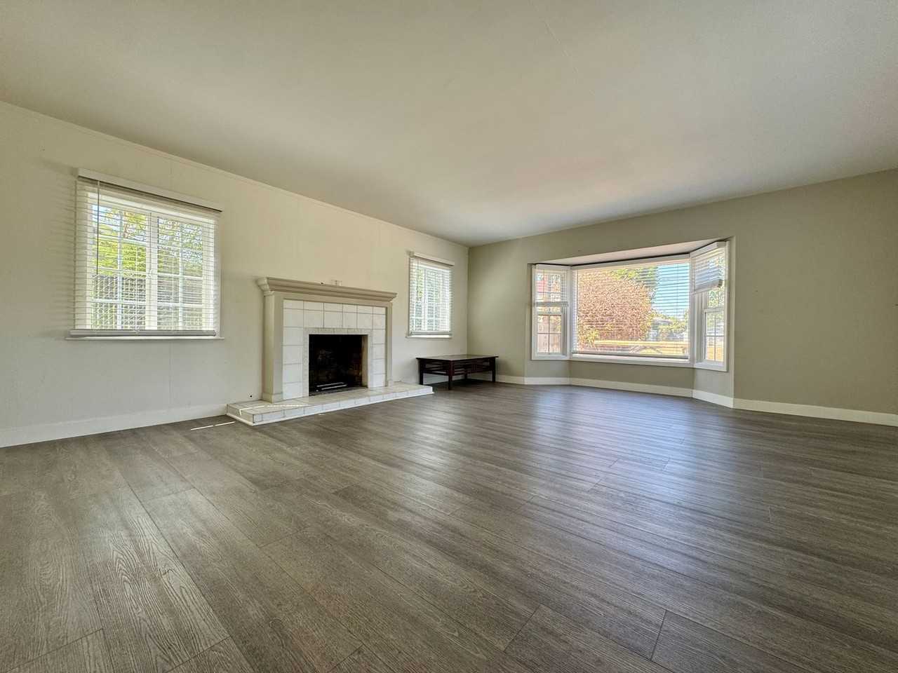 3052 Burton Ave - Photo 2 of 16