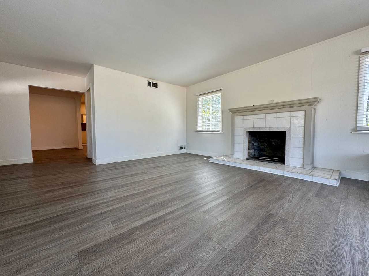 3052 Burton Ave - Photo 3 of 16