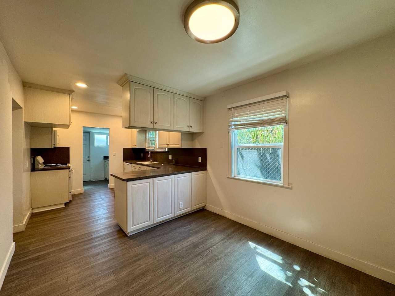 3052 Burton Ave - Photo 5 of 16
