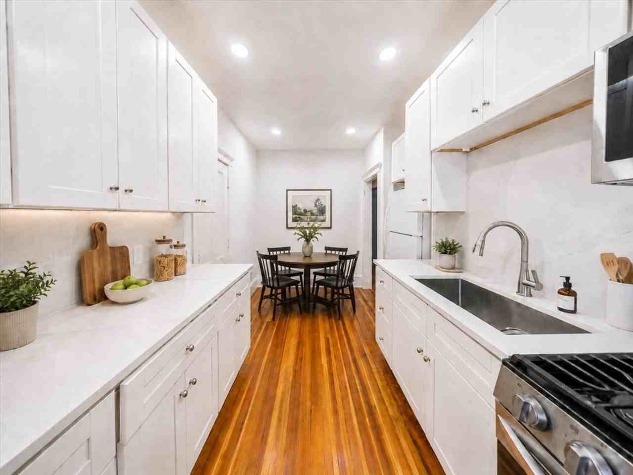 238A S Huntington Ave - Photo 6 of 10