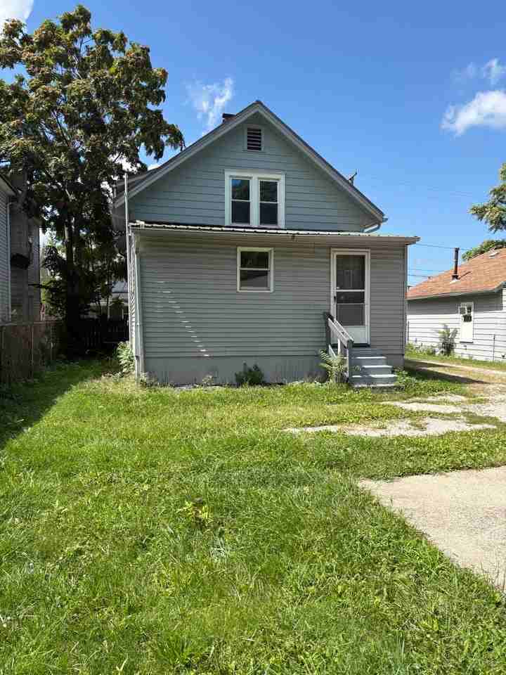 758 Gill Ave - Photo 2 of 16