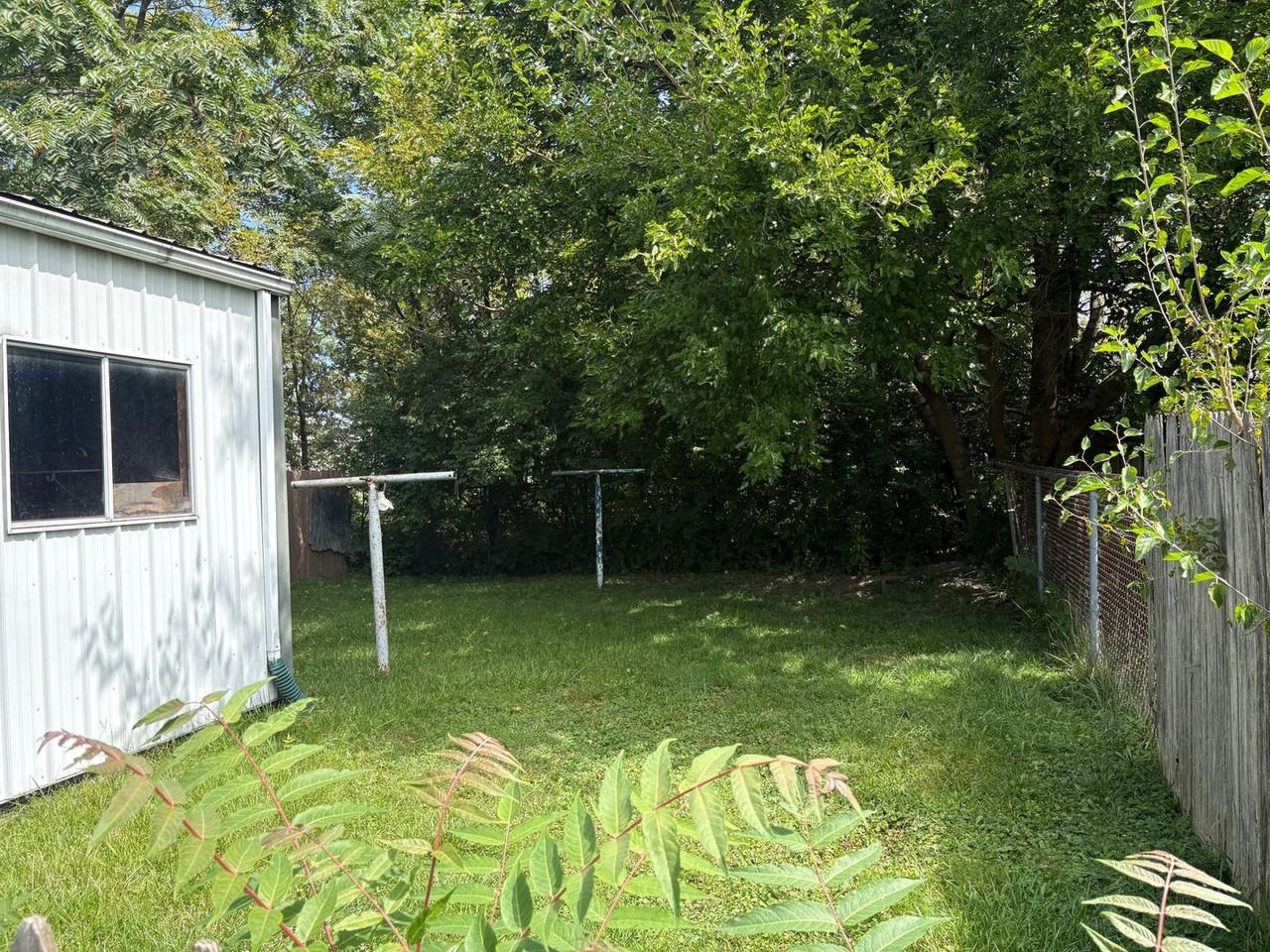 758 Gill Ave - Photo 4 of 16