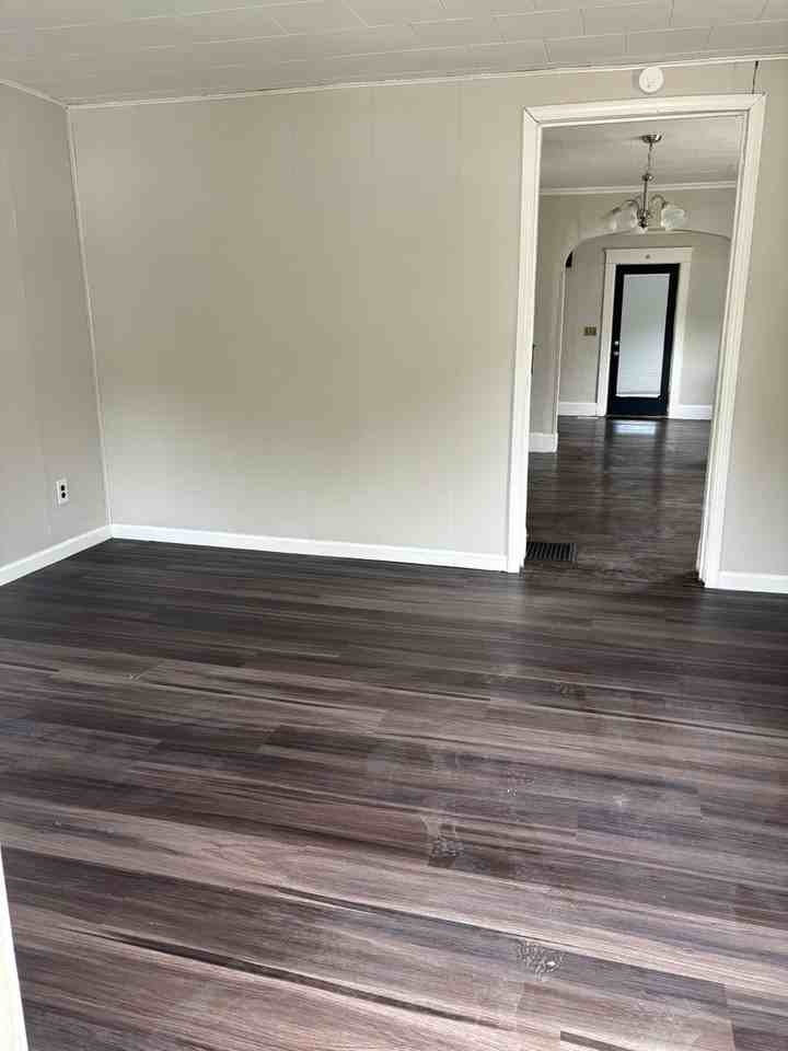 758 Gill Ave - Photo 5 of 16