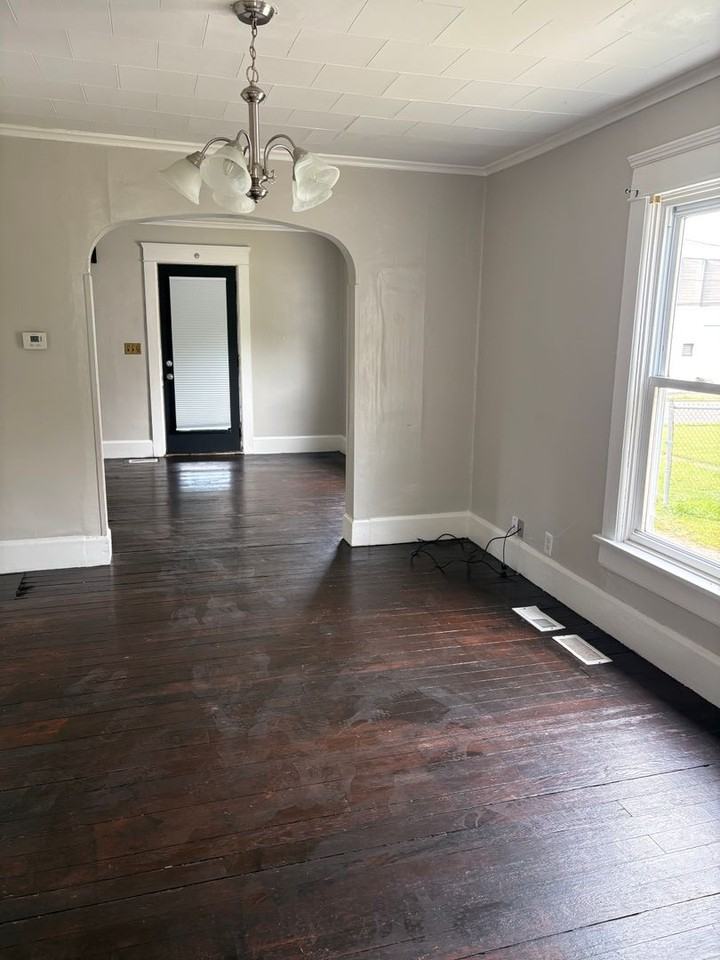 758 Gill Ave - Photo 6 of 16