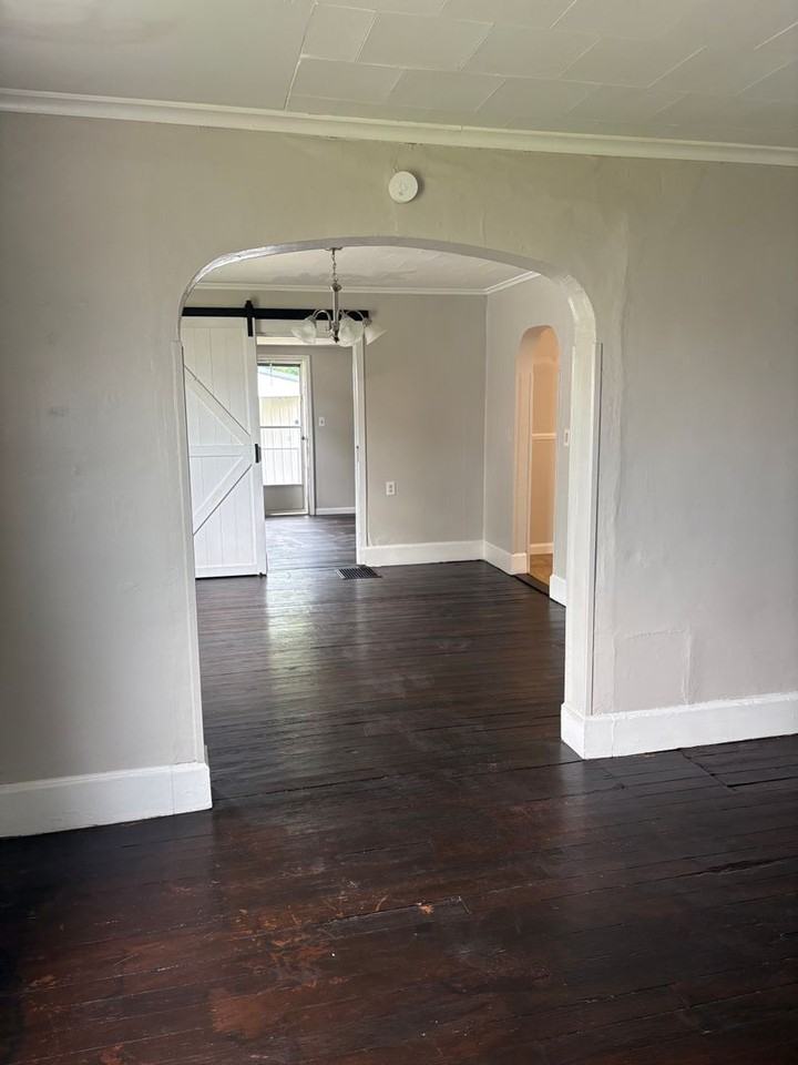 758 Gill Ave - Photo 7 of 16