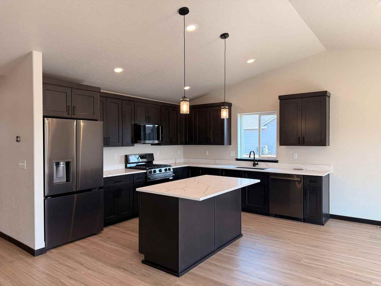 6204 W Ballentree Ln - Photo 4 of 30