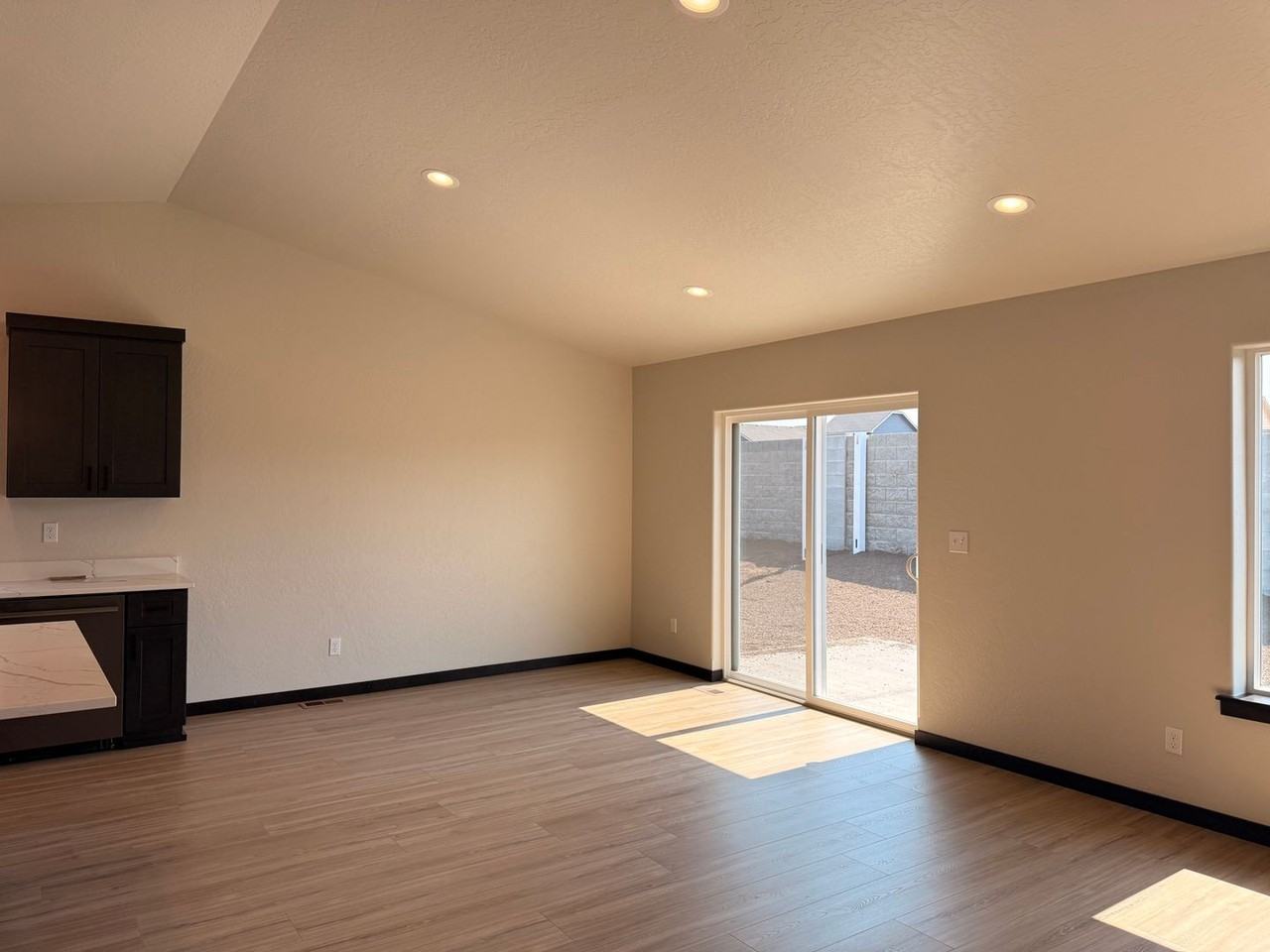 6204 W Ballentree Ln - Photo 5 of 30