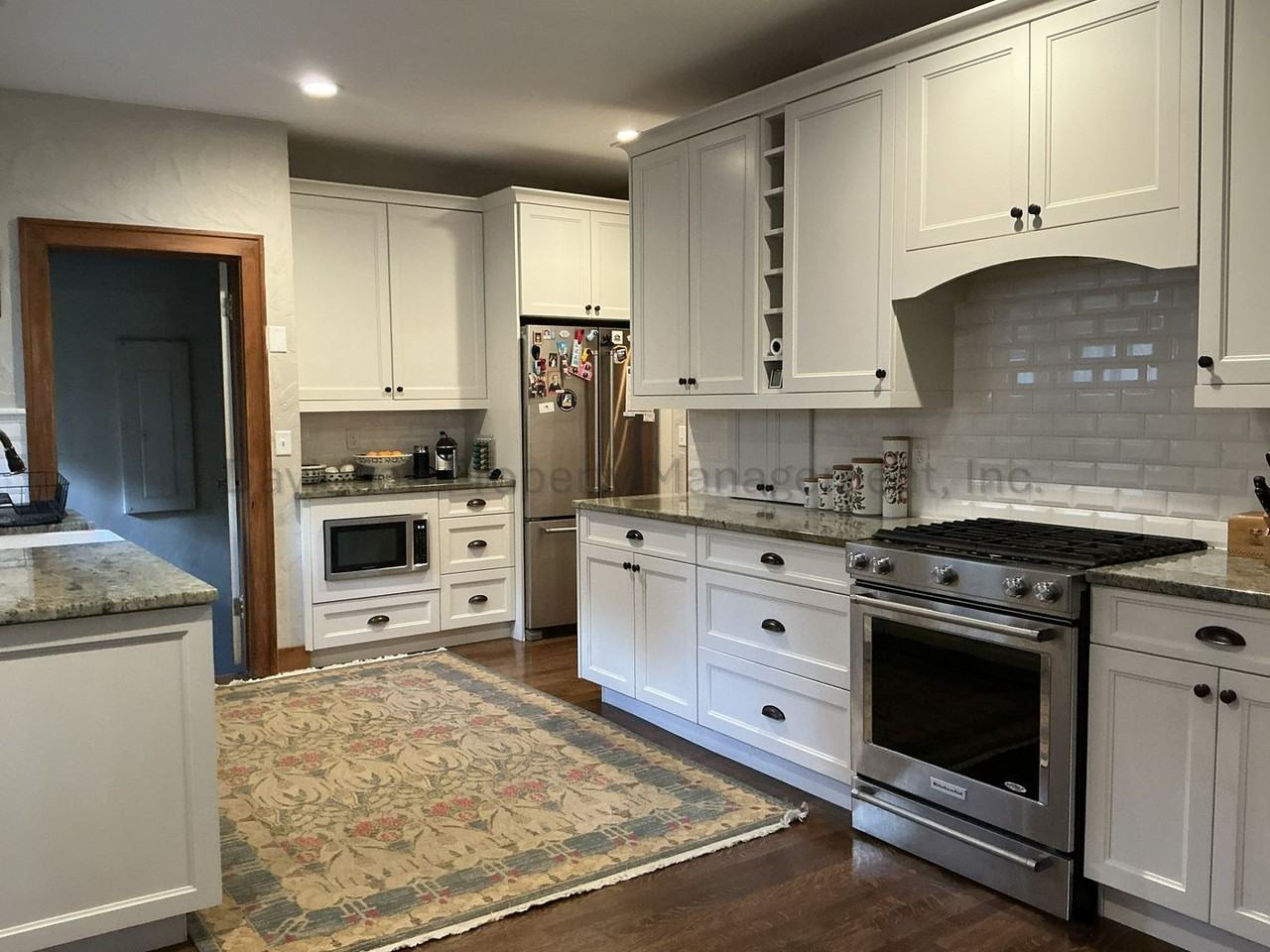 1333 N Cascade Ave - Photo 5 of 16
