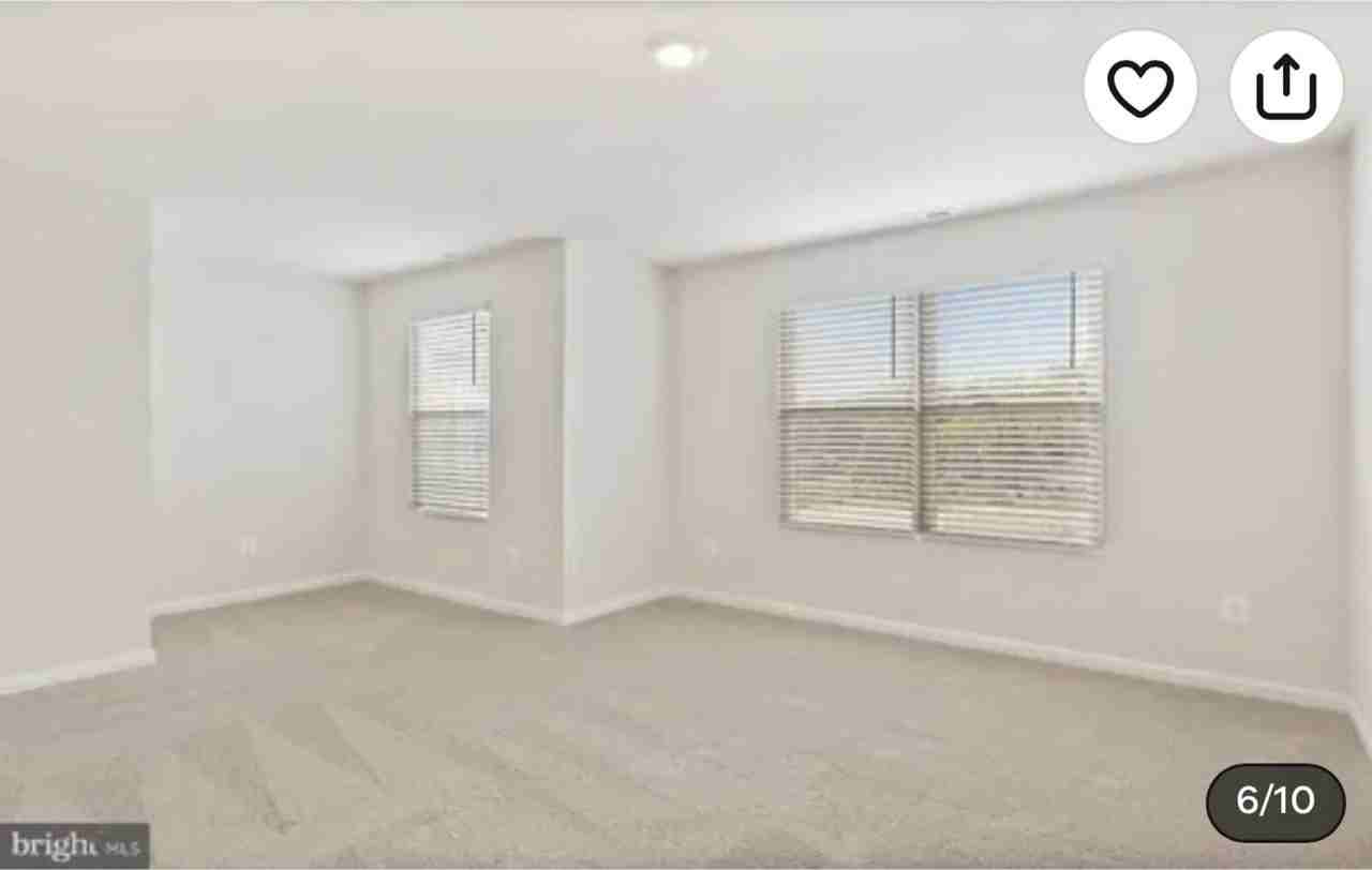 28 Cranston Ct - Photo 3 of 19