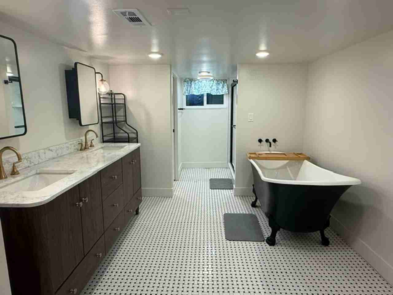 1053 W 500 N - Photo 3 of 15