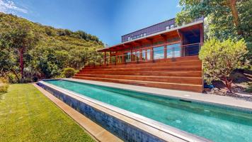 featured image of 812 Leslie Creek Ln