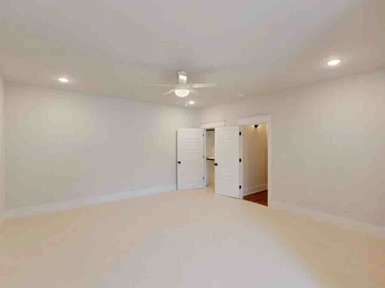 234 Mccowat St - Photo 6 of 13