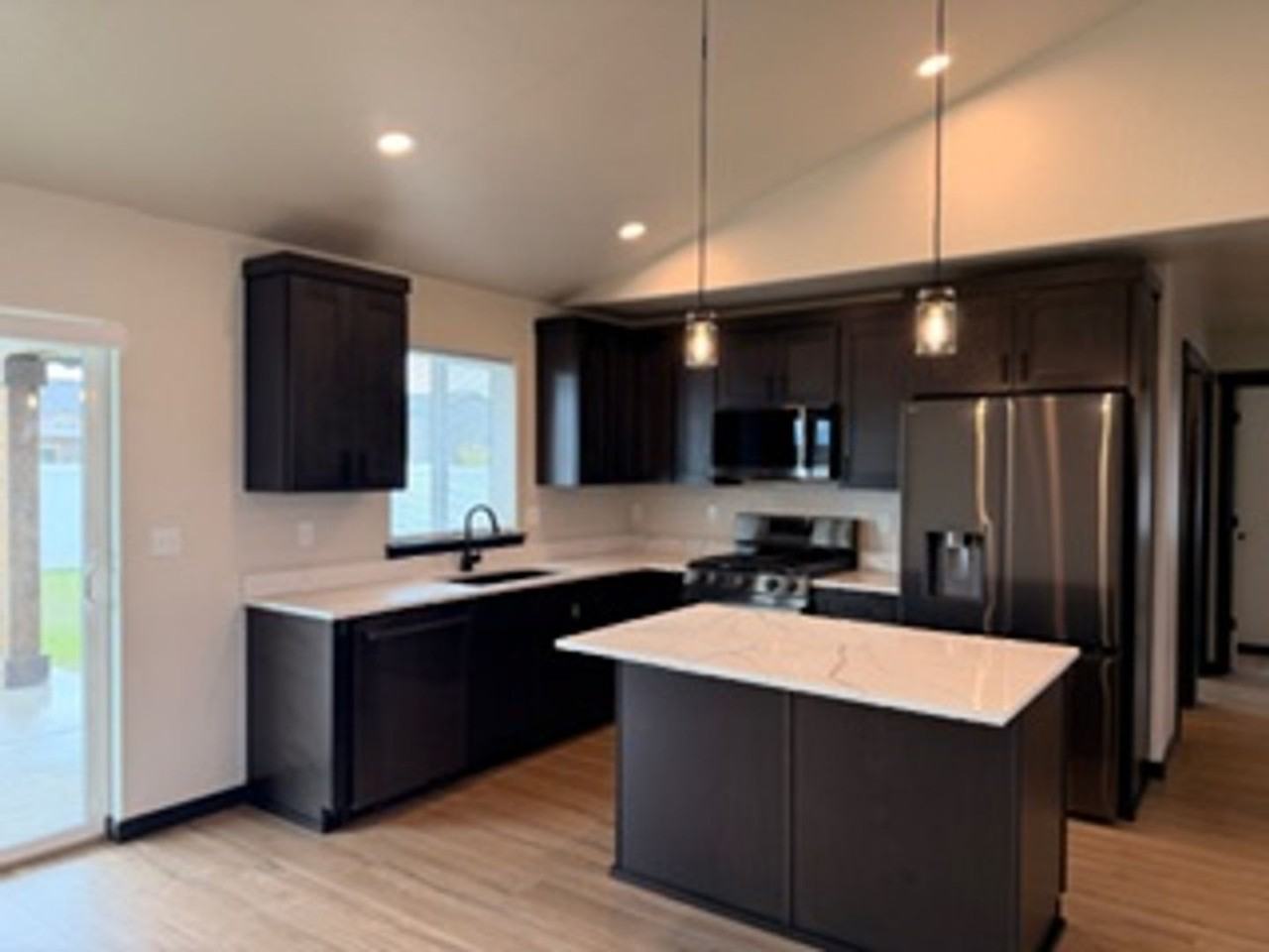 12037 N Lennon Ln - Photo 5 of 35