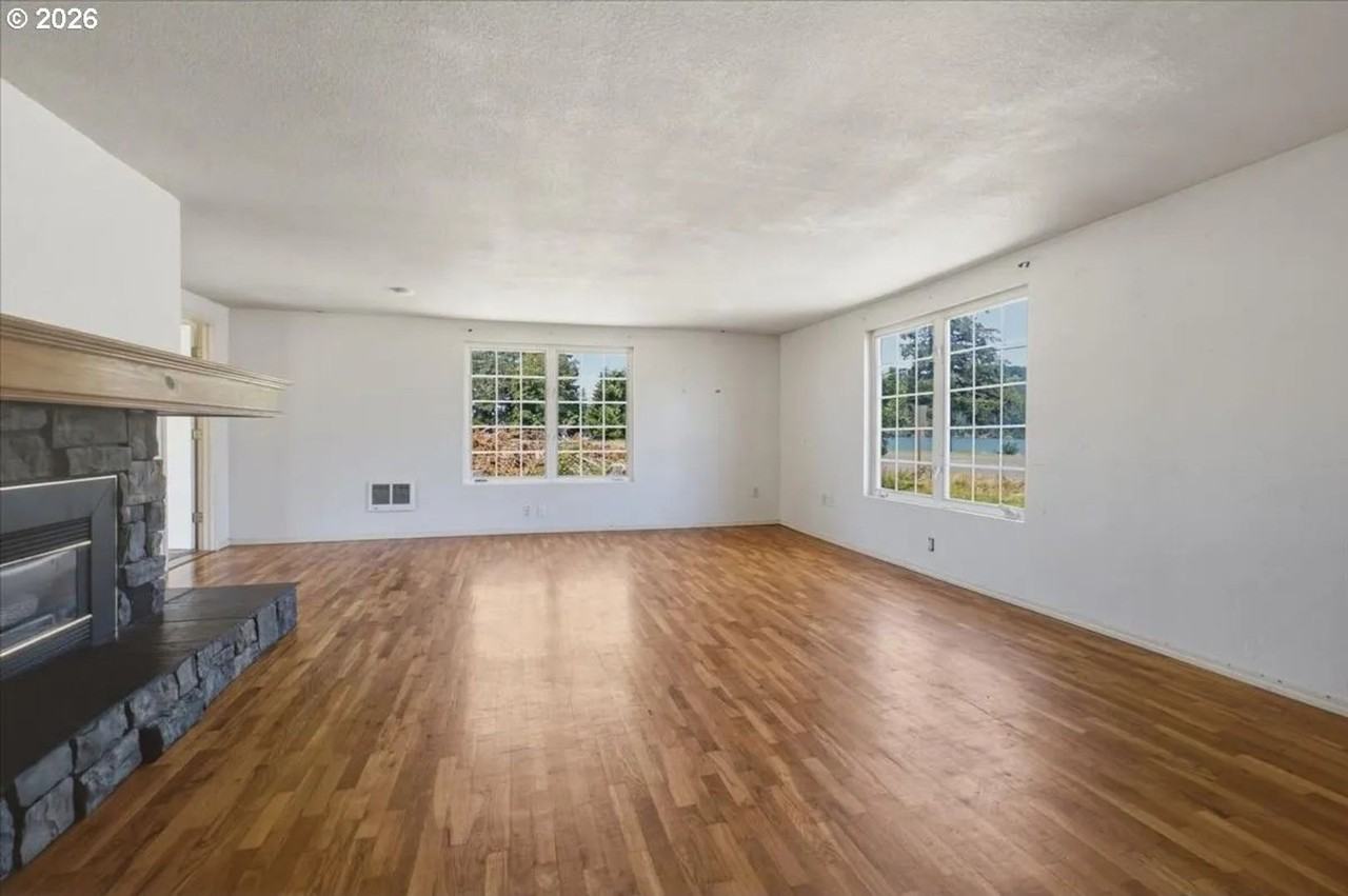 1290 Riggs Hill Rd - Photo 3 of 29