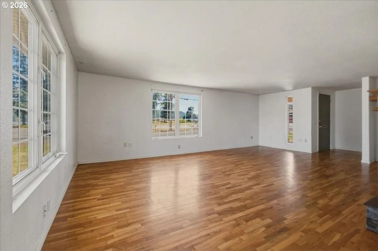 1290 Riggs Hill Rd - Photo 4 of 29