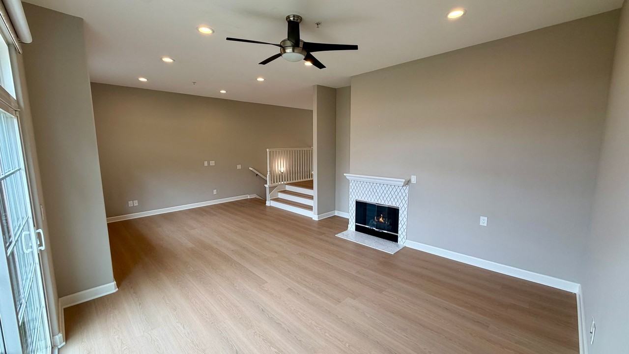 1043 Helen Ave - Photo 4 of 32
