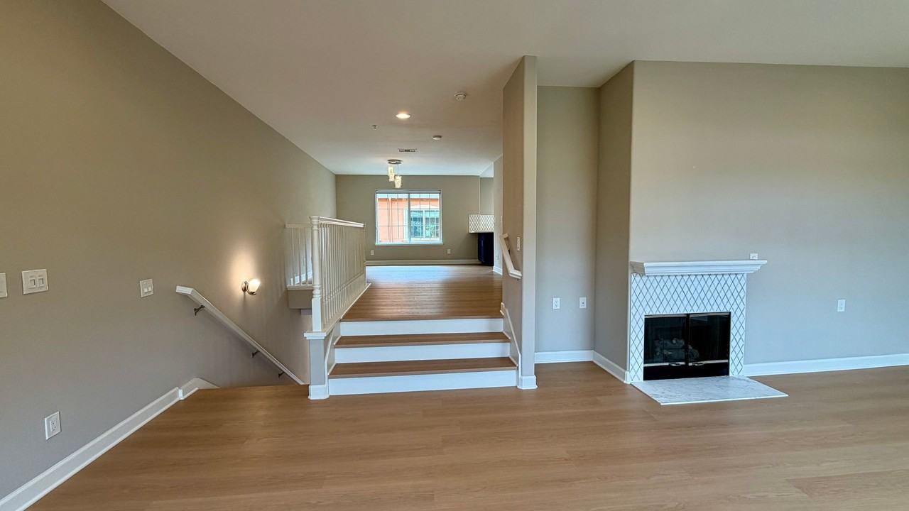 1043 Helen Ave - Photo 5 of 32