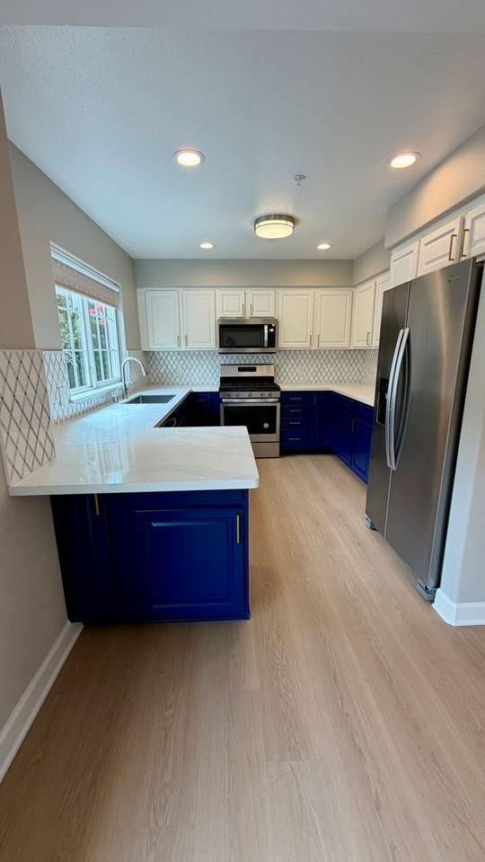 1043 Helen Ave - Photo 7 of 32