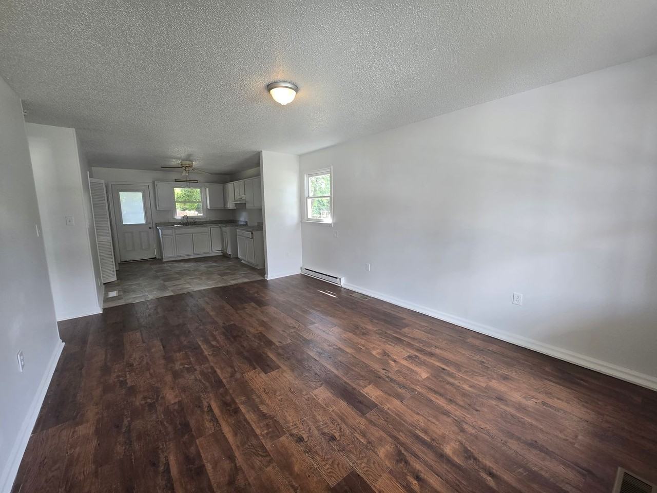 105 Chase Ave - Photo 4 of 10
