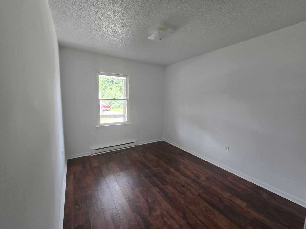 105 Chase Ave - Photo 6 of 10
