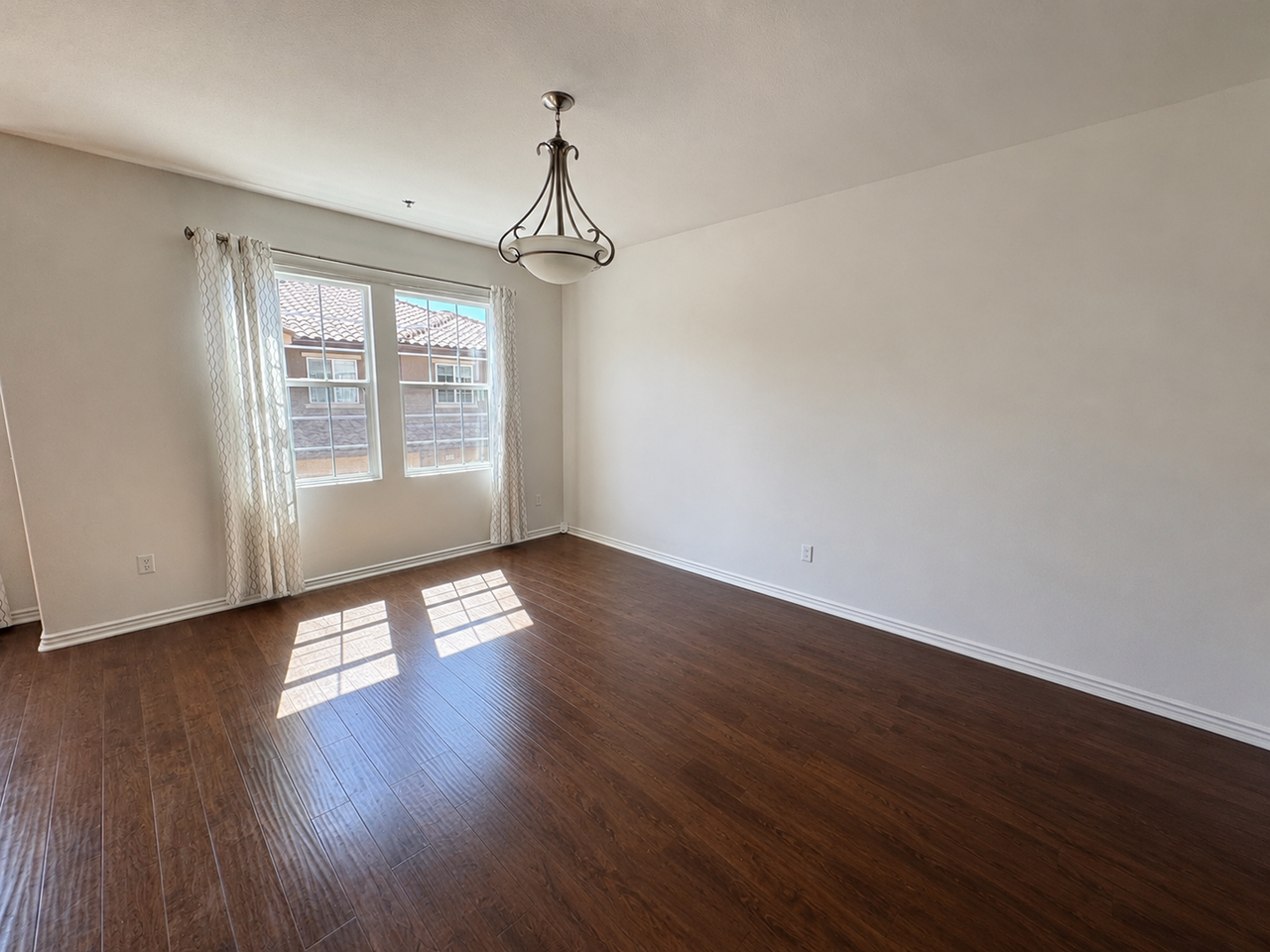 332 E Hilltop Way - Photo 5 of 18