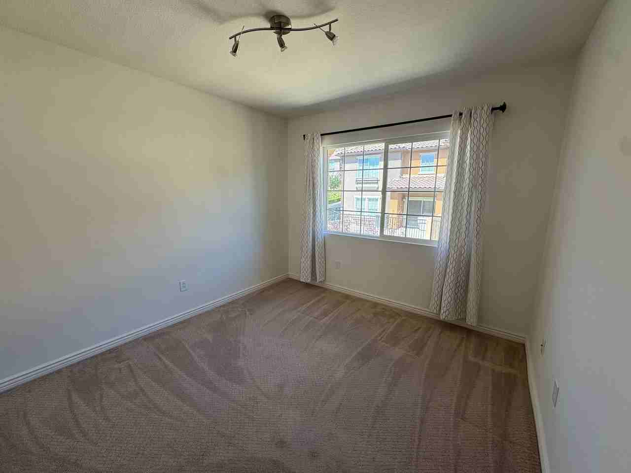 332 E Hilltop Way - Photo 7 of 18