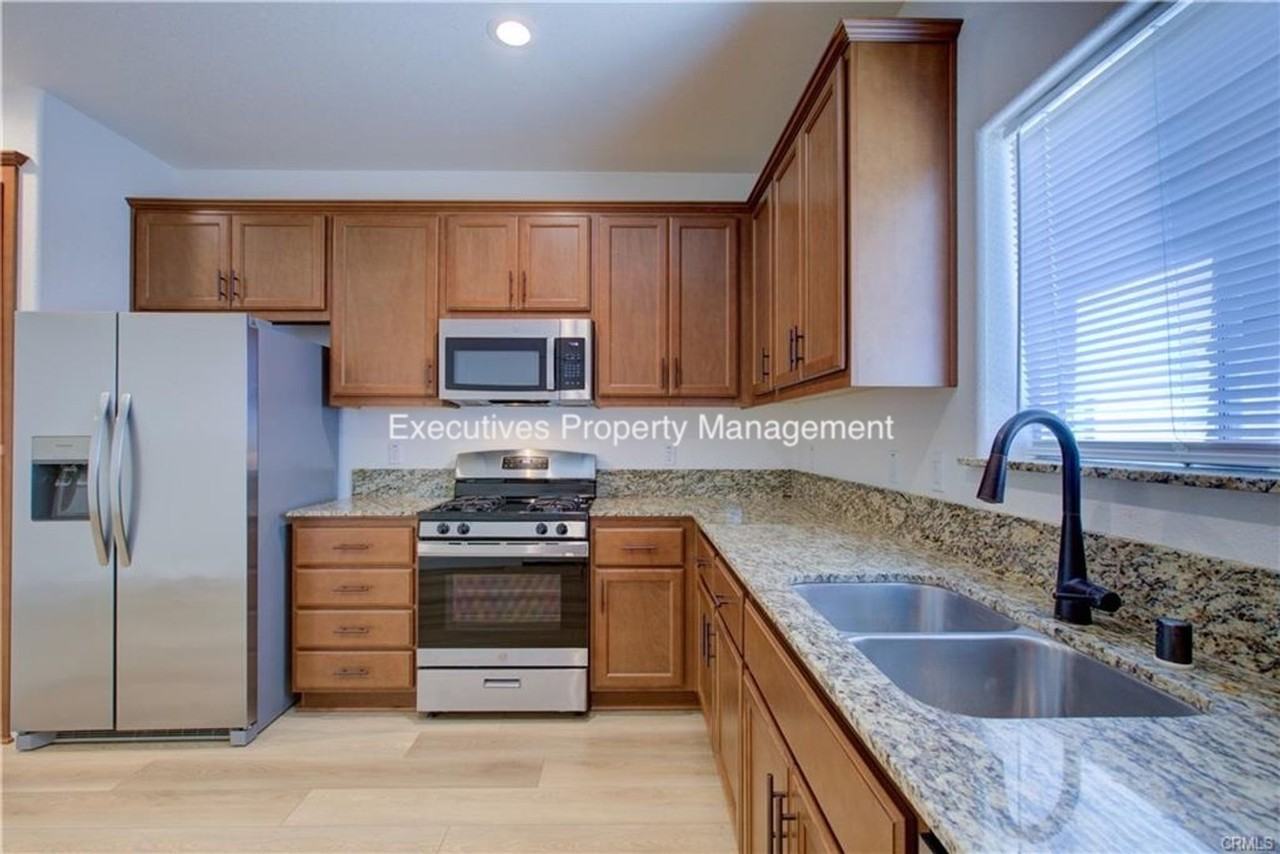 5046 Palisade Ave - Photo 7 of 23