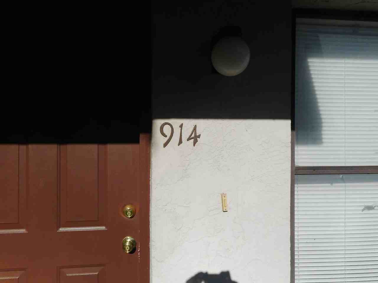 914 Nw 59th Ave - Photo 3 of 9