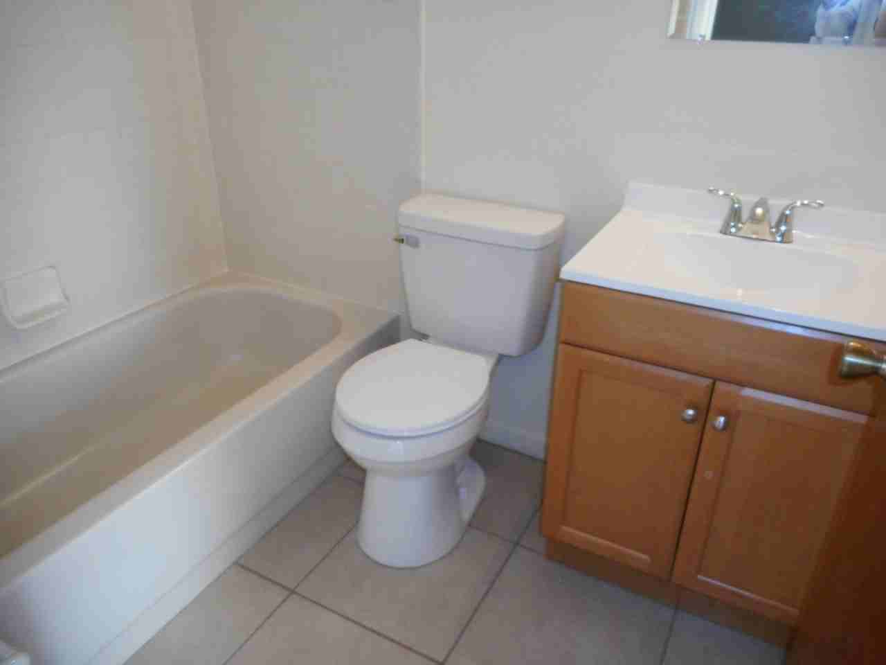 914 Nw 59th Ave - Photo 7 of 9